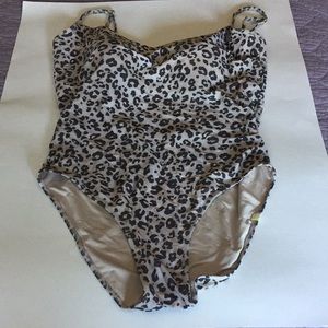 Summersalt size 14 one piece 🐆